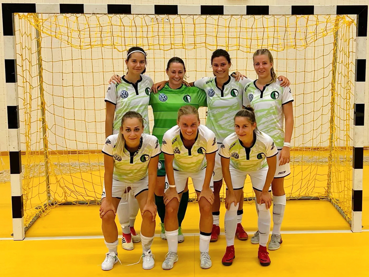 Női futsal: gólgazdag döntetlen az első meccsen.