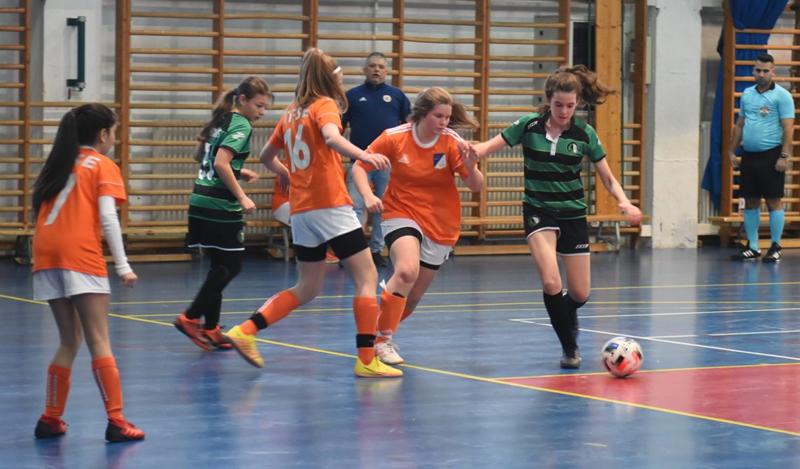 Hengerelt U15-ös lány futsalcsapatunk.