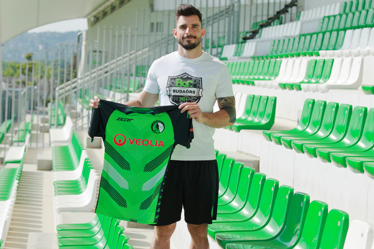 Ismerősen cseng új játékosunk neve.